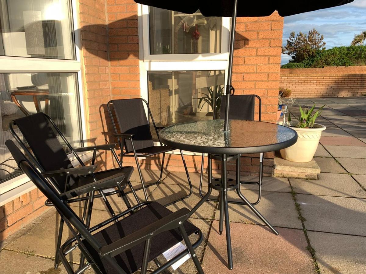 Beach Front Apartment With Free Parking, St Annes Lytham St Annes Exterior photo